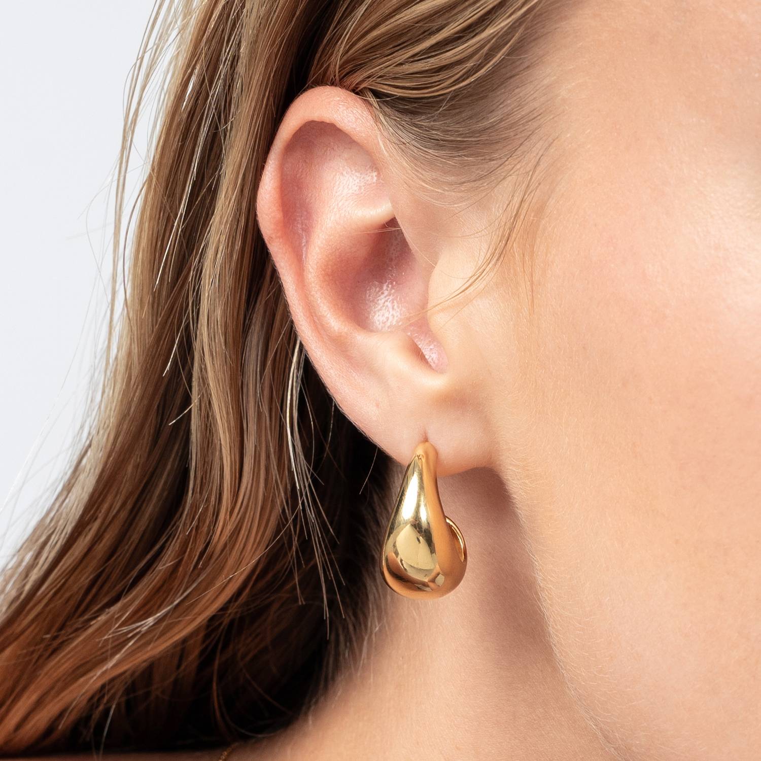 Celestial Curve Huggie Earrings - Gold Vermeil